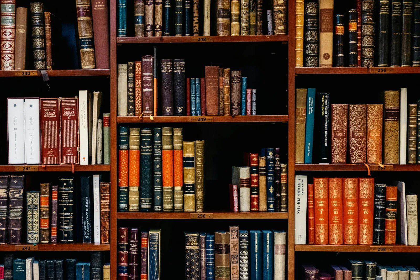 A Guide to Secure Document Management and E-Signatures for Attorneys